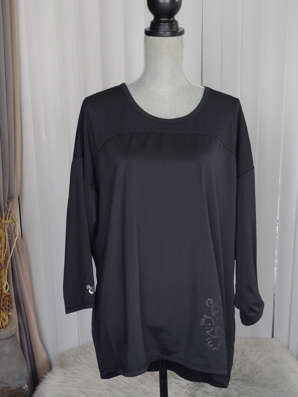 Disney Parks Black Short Sleeve Athletic Top